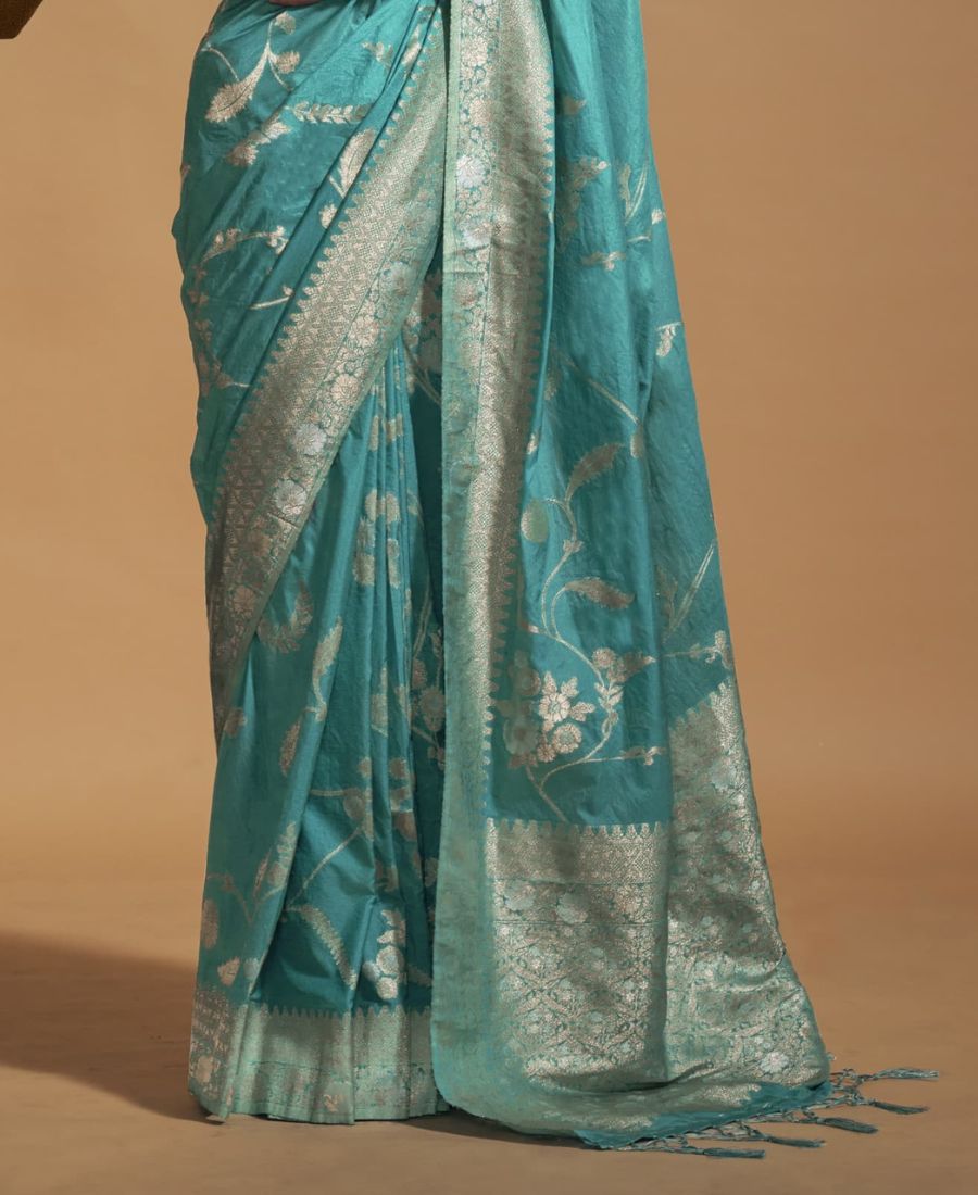 Women Zari Woven Saree with Tassels