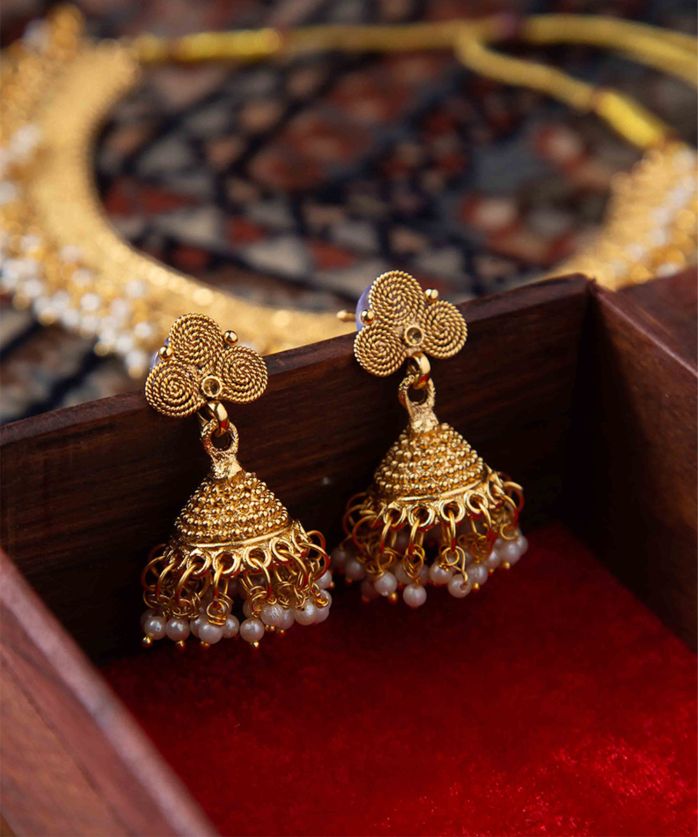 White Beaded Jewellery Necklace Set