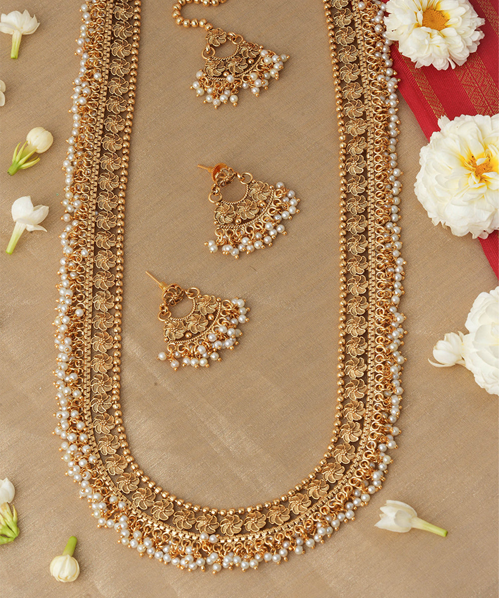 Gold Plated Necklace Set with Earrings and Maang Tikka