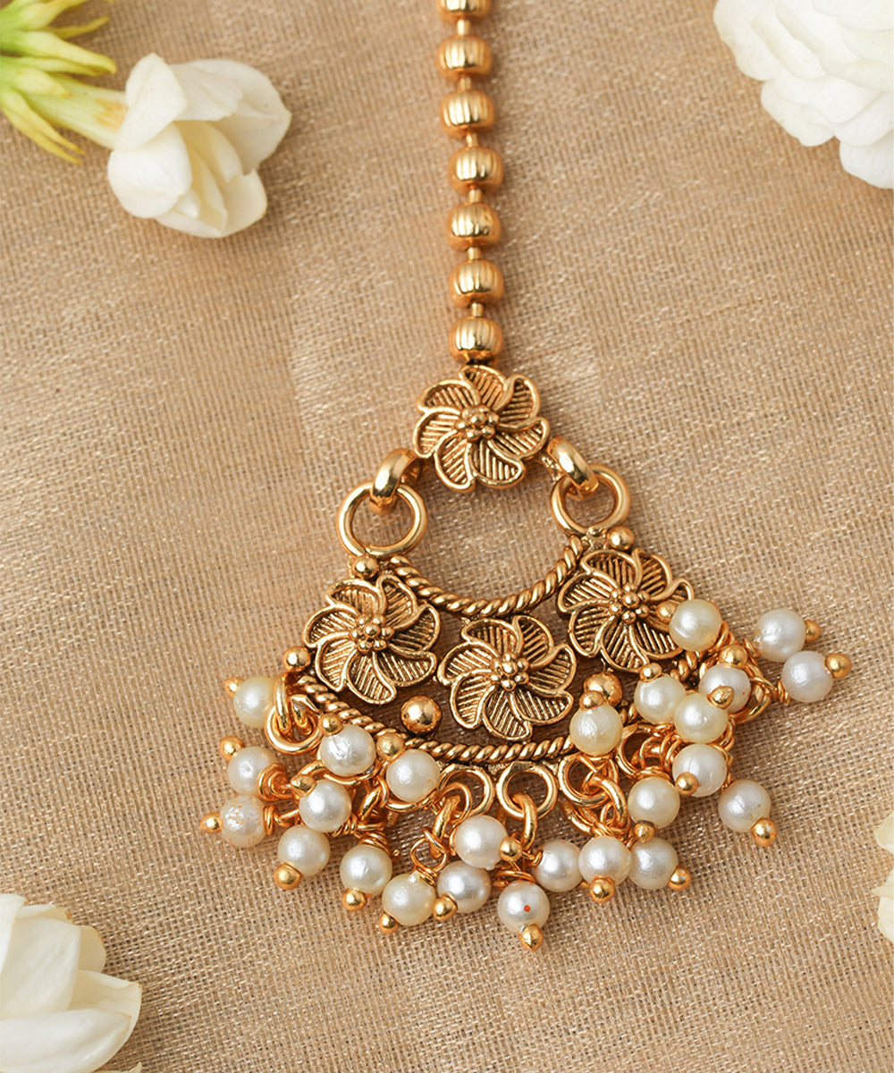 Gold Plated Necklace Set with Earrings and Maang Tikka