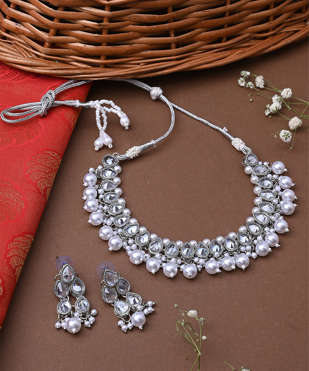 Silver Kundan Necklace Set With Dazzling Earrings