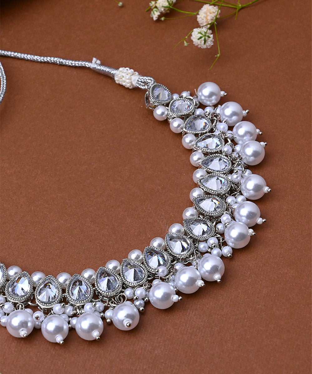 Silver Kundan Necklace Set With Dazzling Earrings