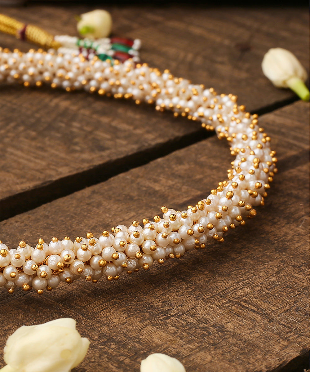 Round Kundan Necklace Set With Earrings