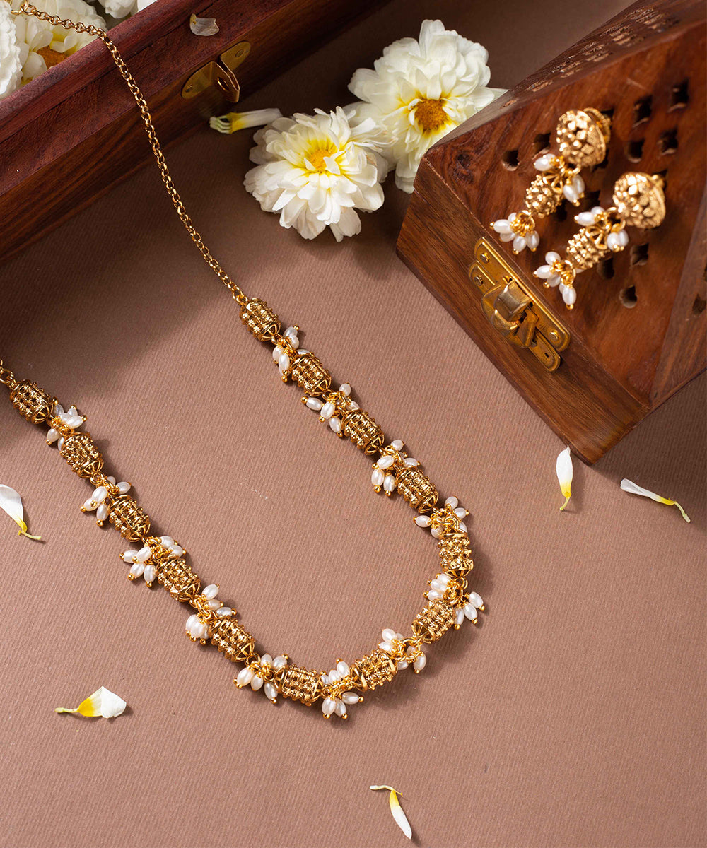Necklace Golden Pearl Set