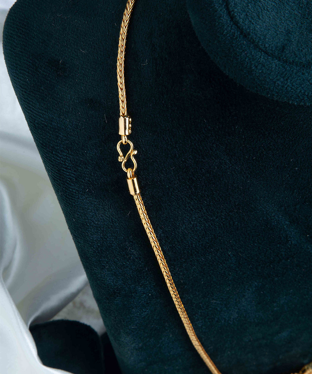 Chain AD Gold Studded Thali