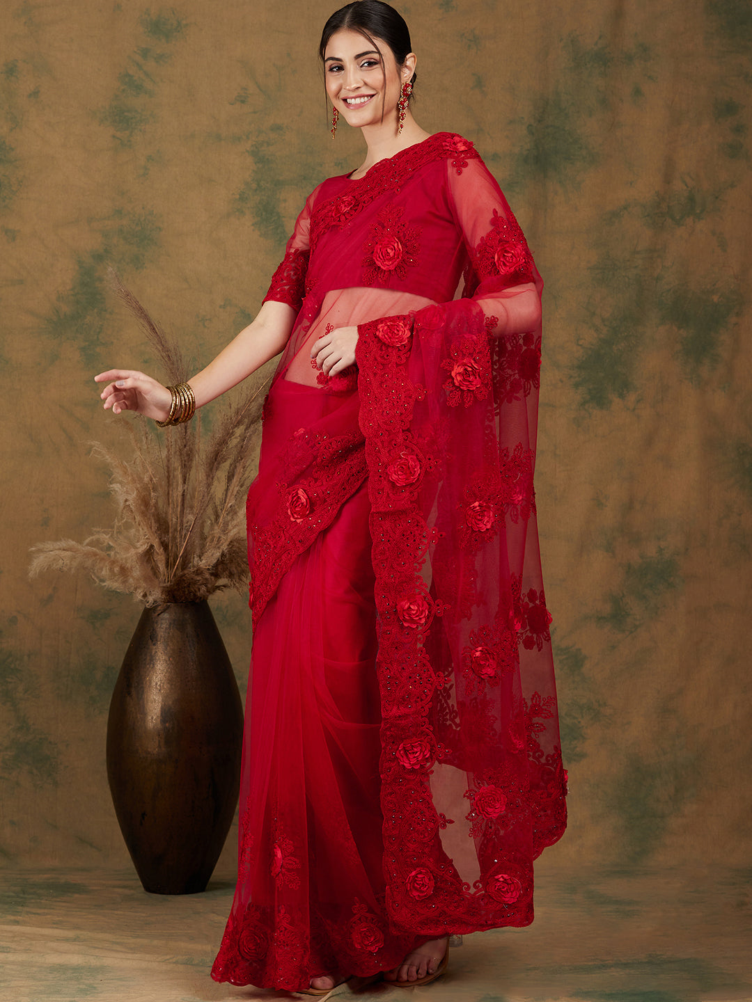 Red Net Embroidered Saree with Intricate Floral Detailing