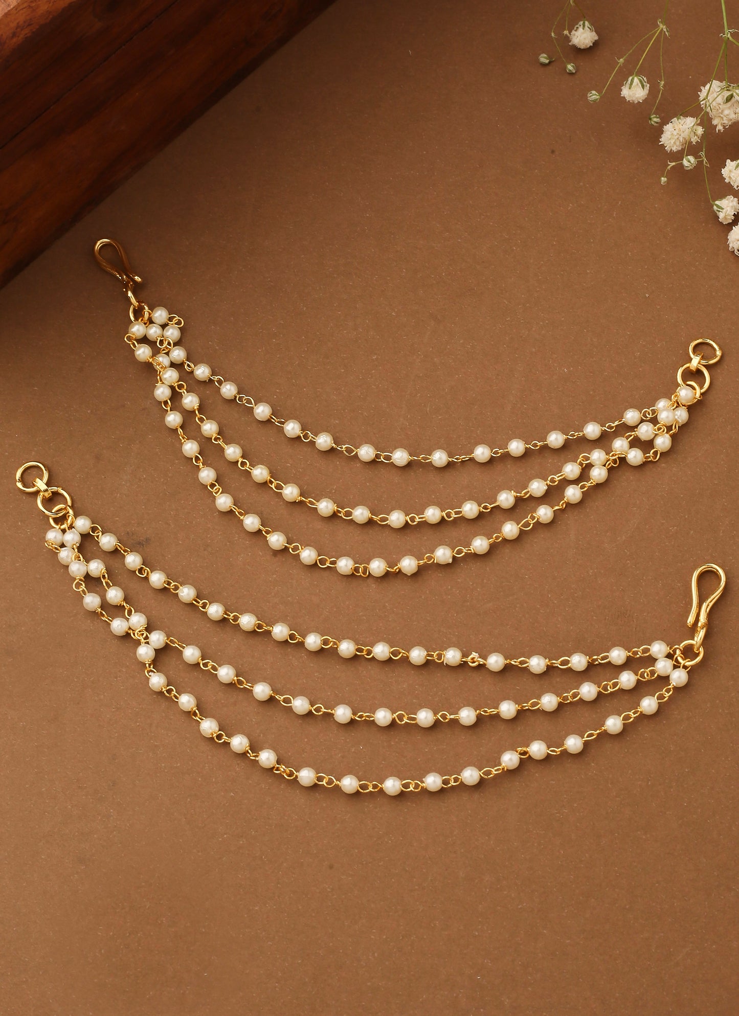 Set of Ear Cuffs in White Gold