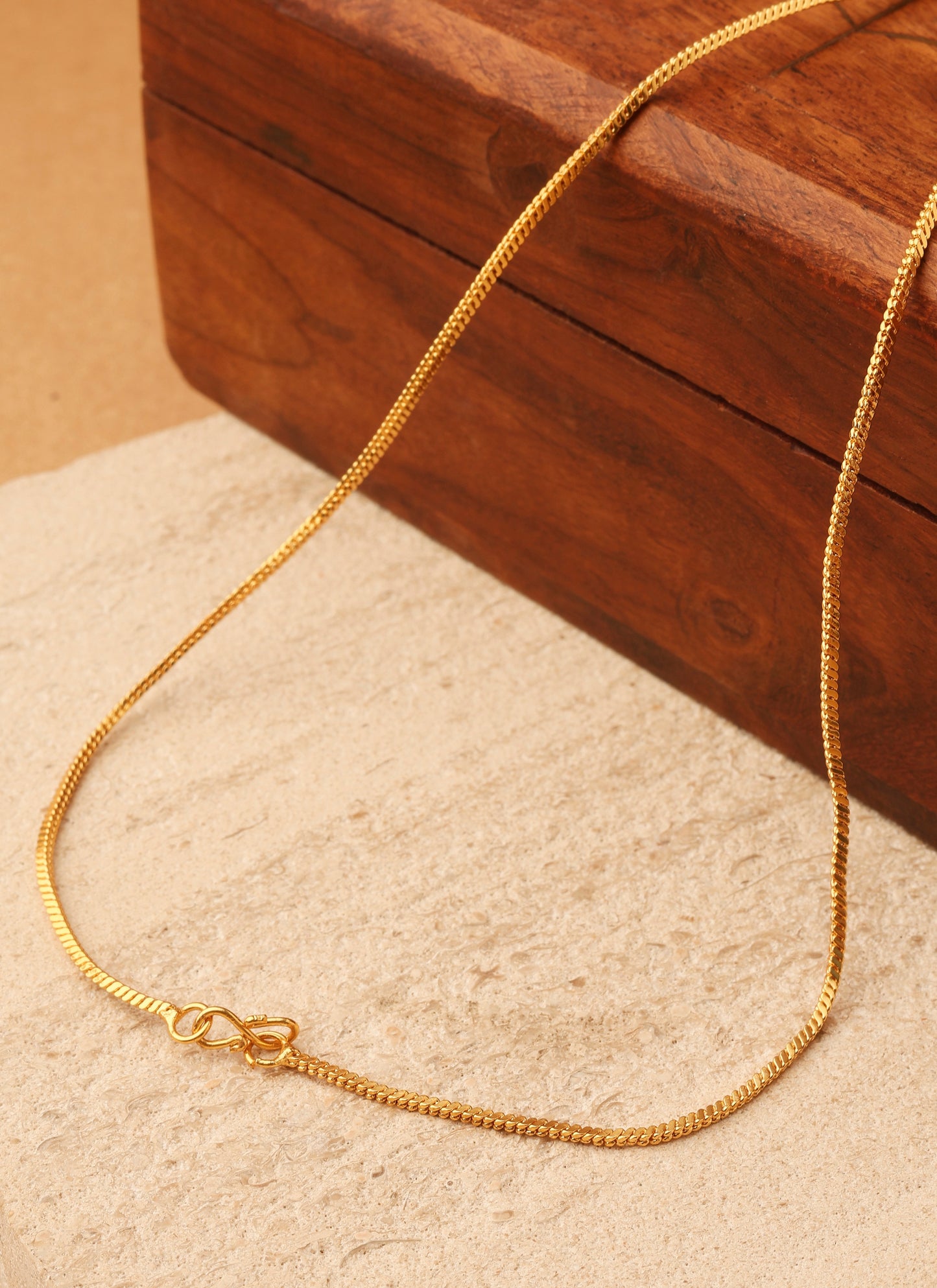 Gold plated alloy necklace