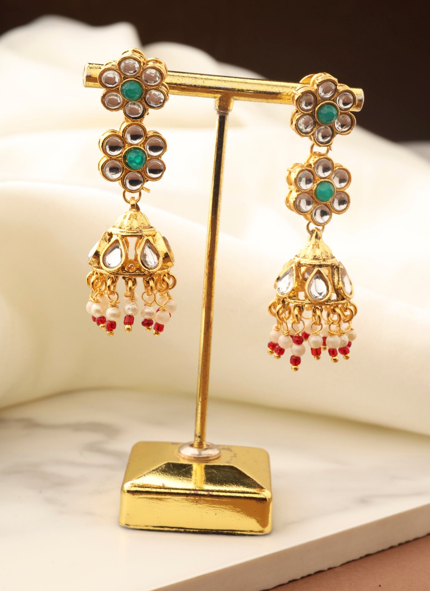 Kundan Choker Set with Green Accents and Matching Earrings