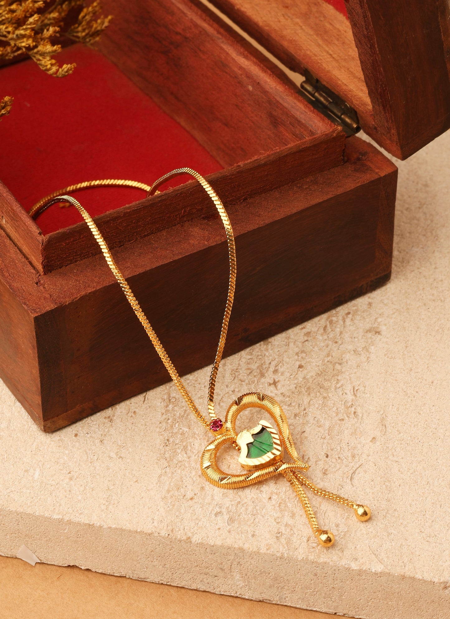 Gold plated alloy necklace