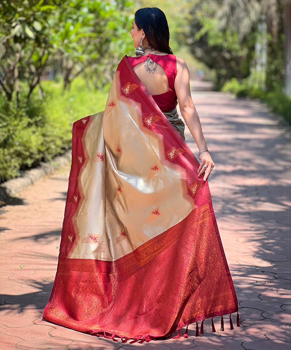 Woven Design Zari Art Silk Banarasi Saree with Intricate Patterns