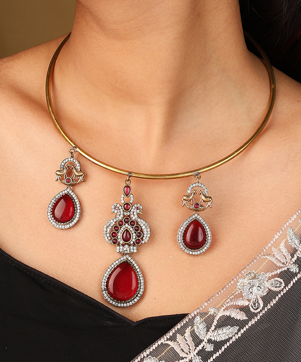 Circle Necklace with Dark Red Pendant Matching Earrings and Maang Tikka Set