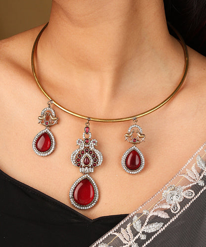 Circle Necklace with Dark Red Pendant Matching Earrings and Maang Tikka Set