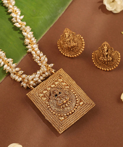Reversible Pendant with Earrings and Pearl Chain Necklace