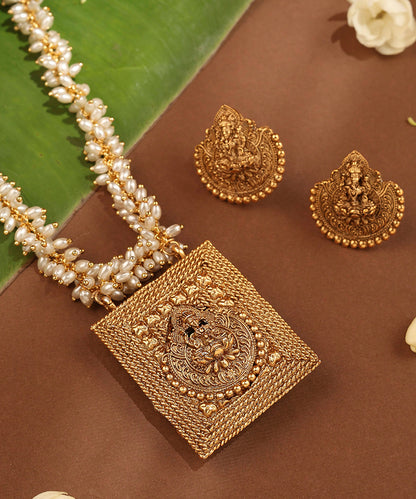 Reversible Pendant with Earrings and Pearl Chain Necklace