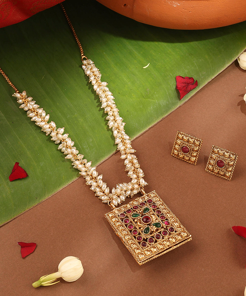 Reversible Pendant with Earrings and Pearl Chain Necklace