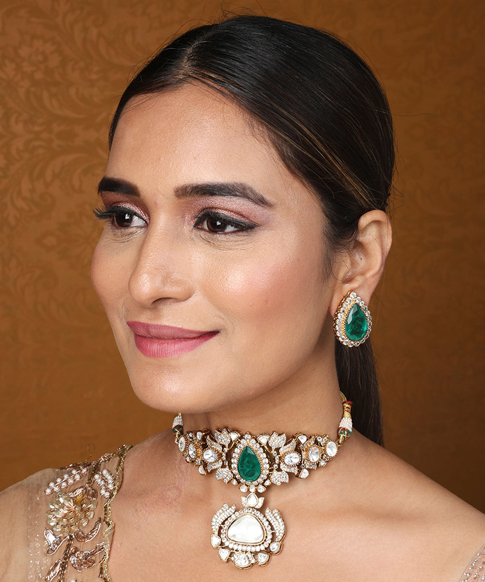 Choker with Green Pendant Stone and Kundan Detailing