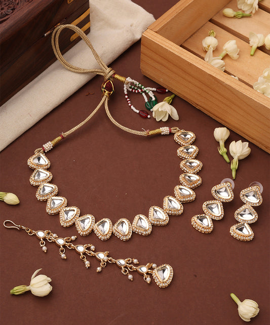 Kundan Triangle Shape Necklace Set