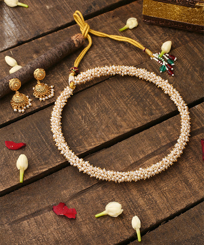 Round Kundan Necklace Set With Earrings
