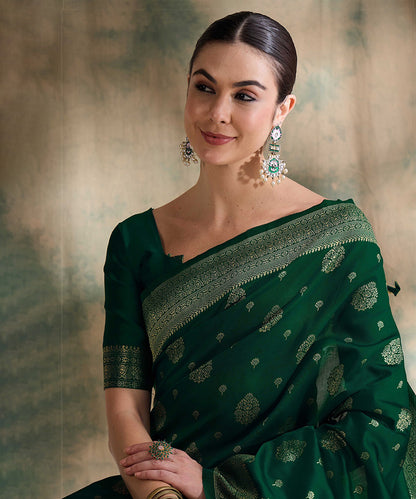 Women's Green Art Silk Saree with Contemporary Weave