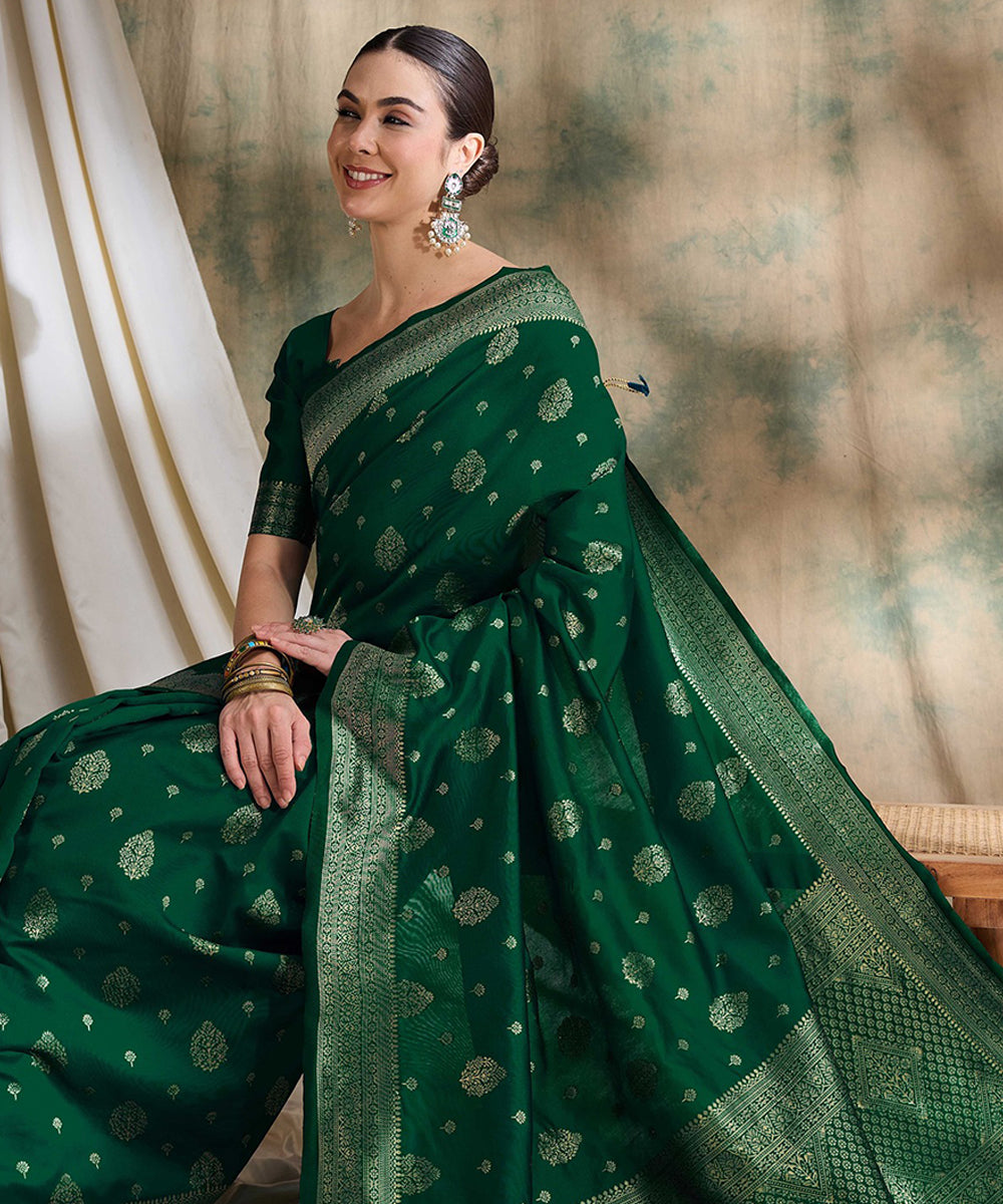 Women's Green Art Silk Saree with Contemporary Weave