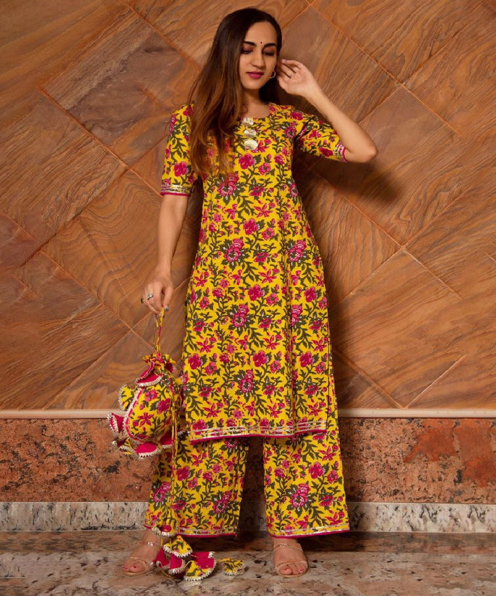 Women's Floral Printed Knee-Length Round Neck Kurta Set with Dupatta