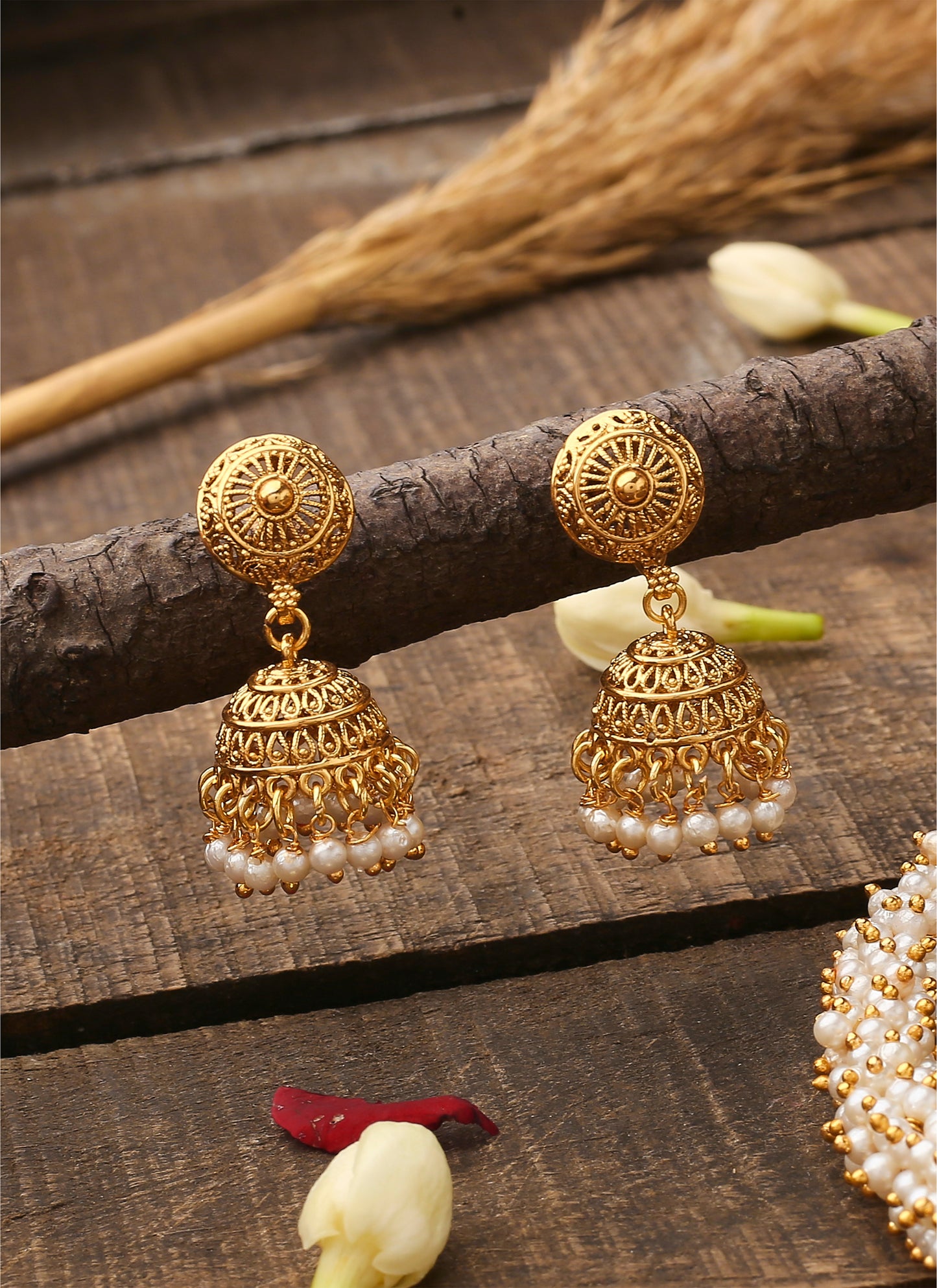 Round Kundan Necklace Set With Earrings