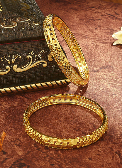 Golden Harmony: Set of 2 Leaf-Shaped Bangles
