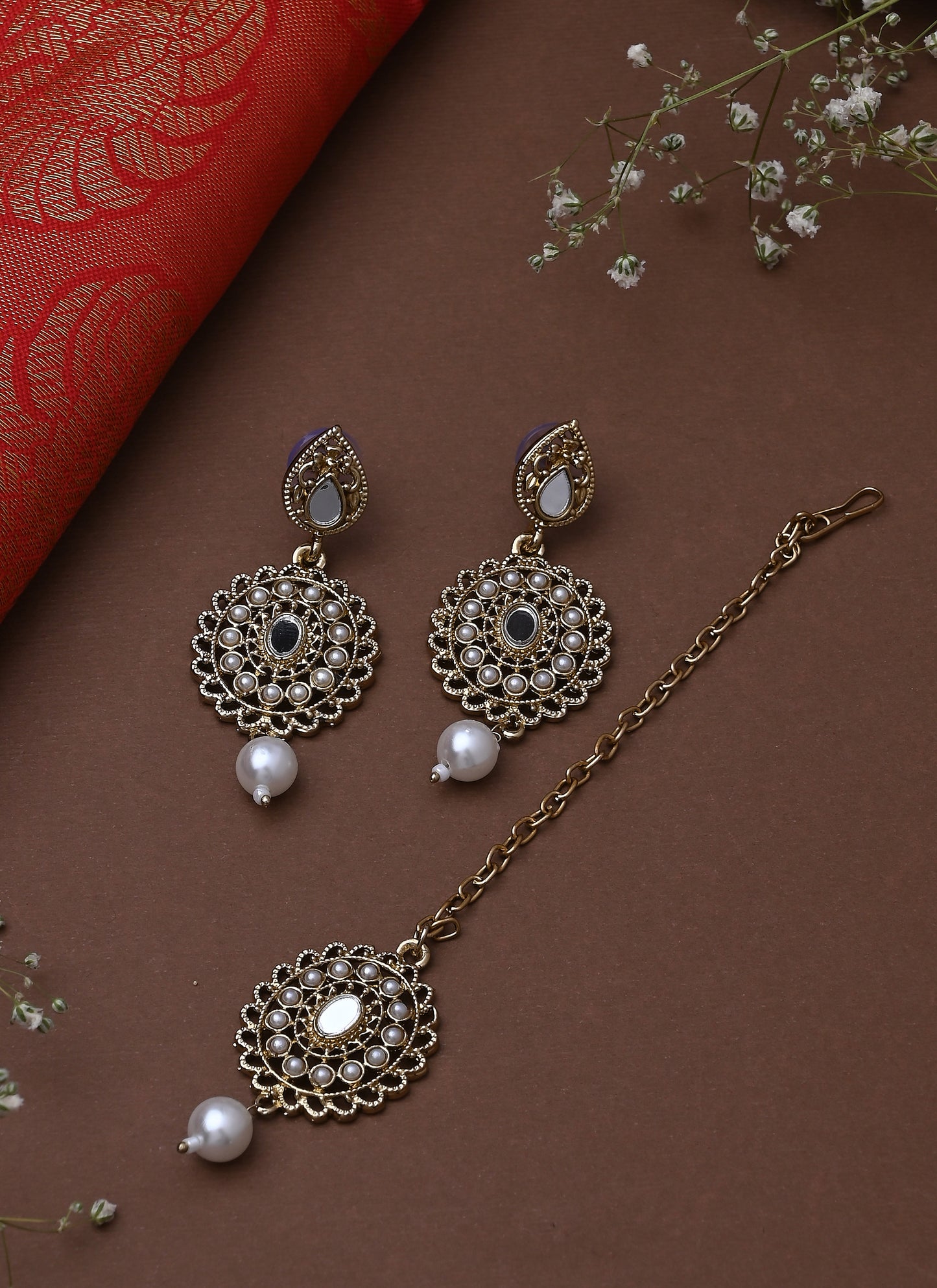 Golden Necklace Set With Earrings And Maang Tikka