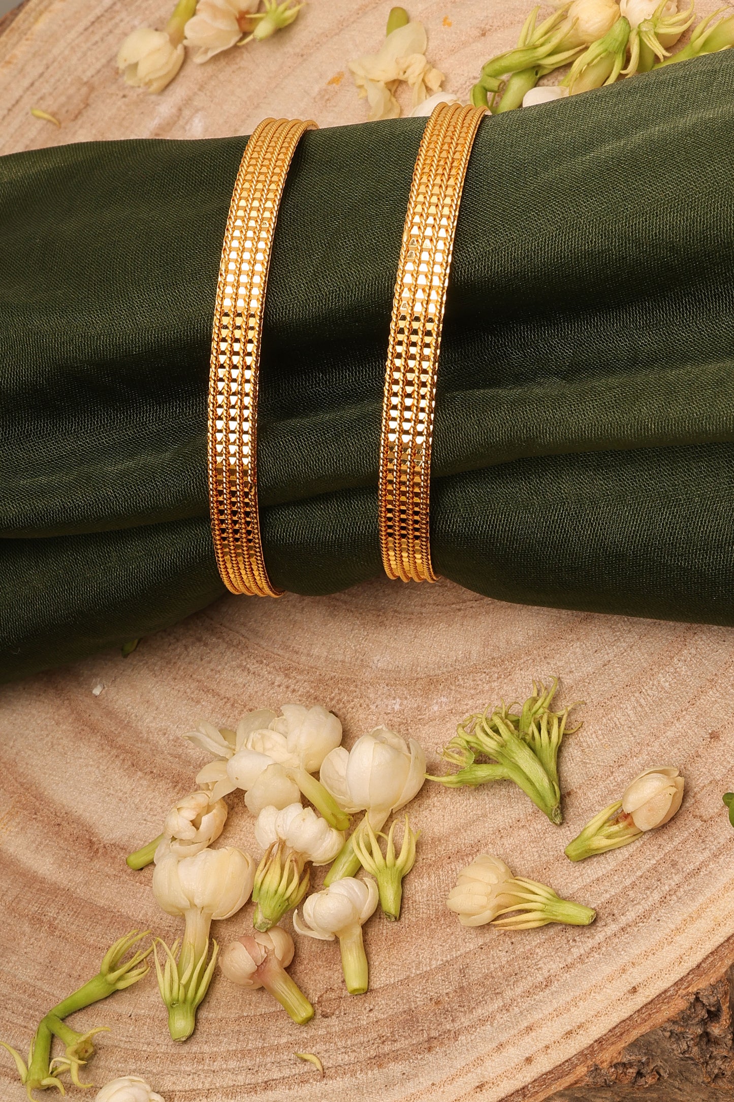 Exquisite Gold Bangles Set