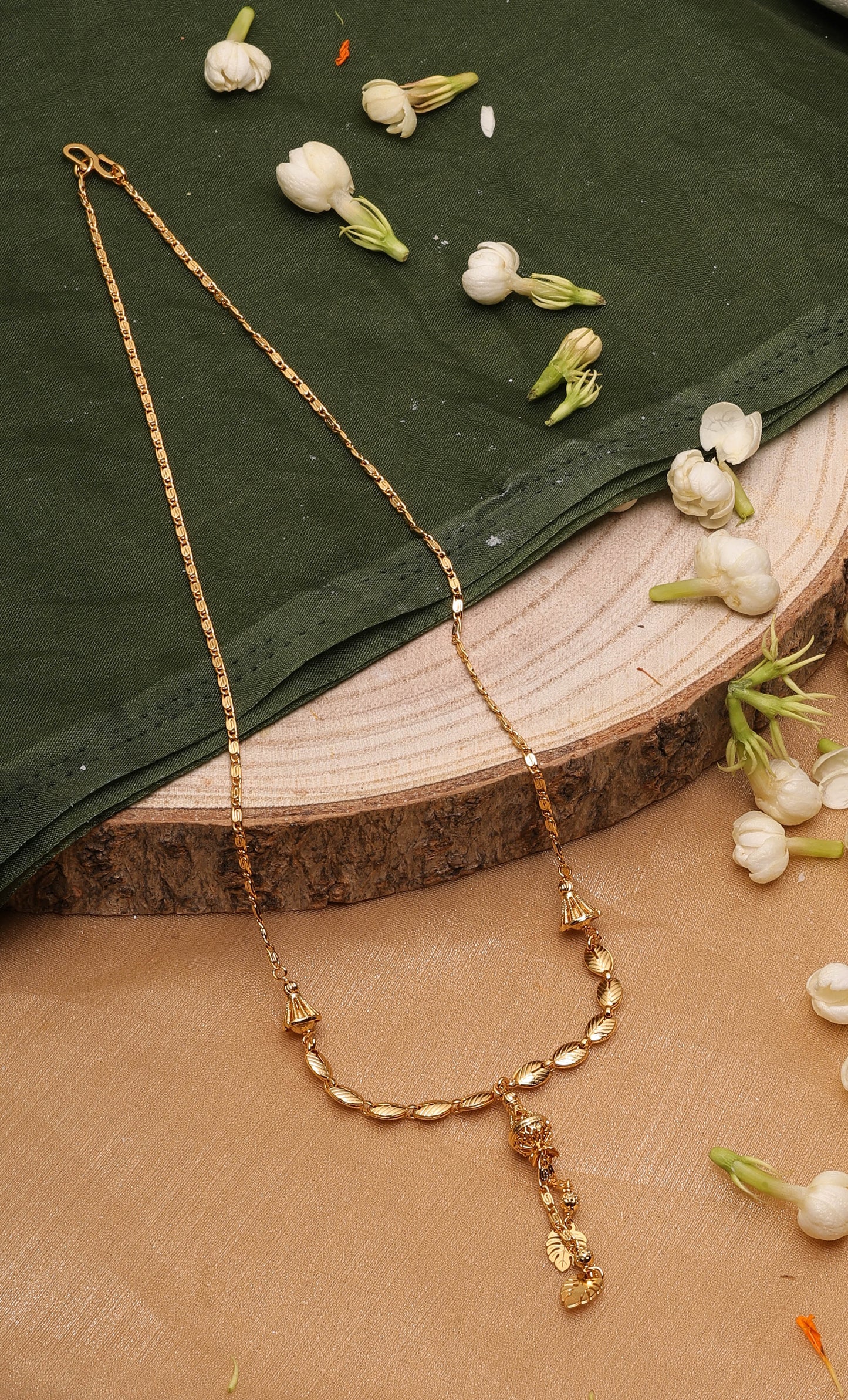 Necklace with Leaf Accent