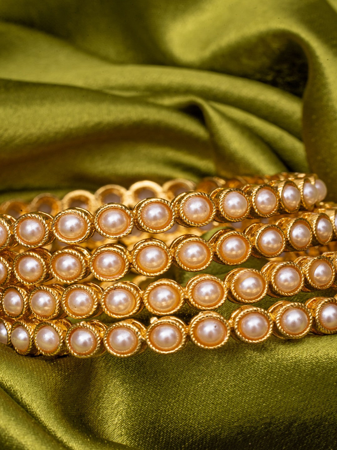 Set of 4 Gold-Plated Pearl Bangles