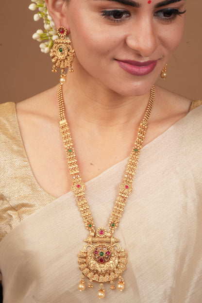 Yellow Gold-Plated Alloy Necklace Set with Earrings