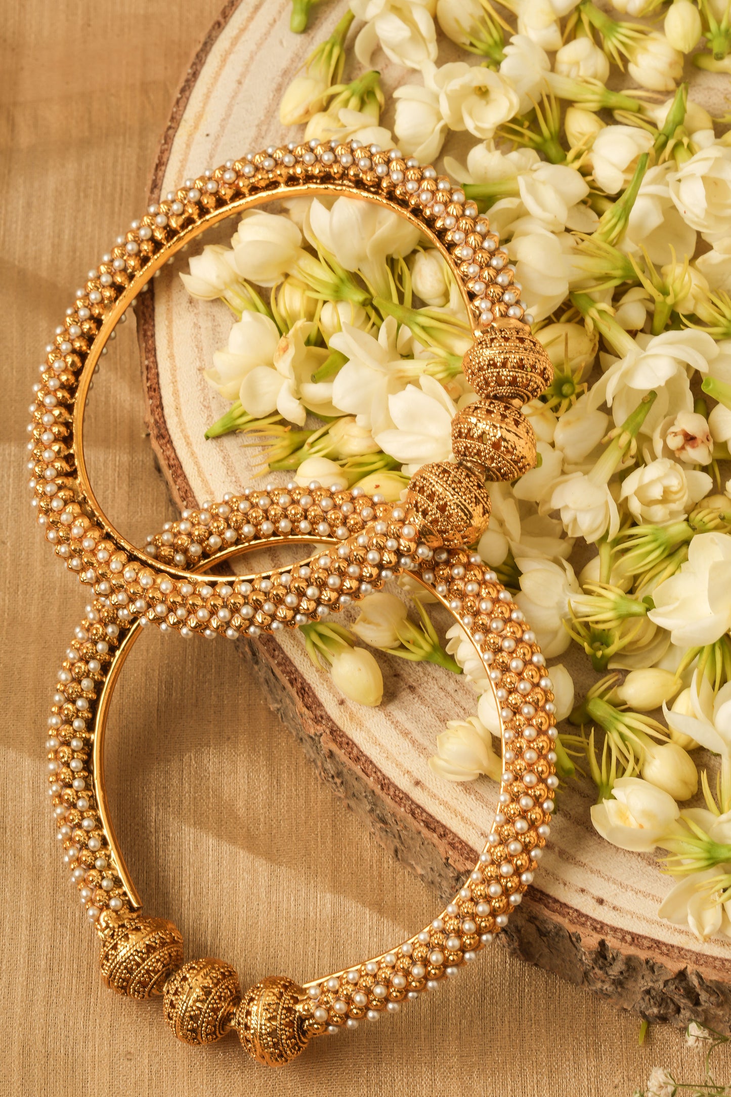 Set of 2 Gold-Plated Bangles with Pearl-Studded  Design