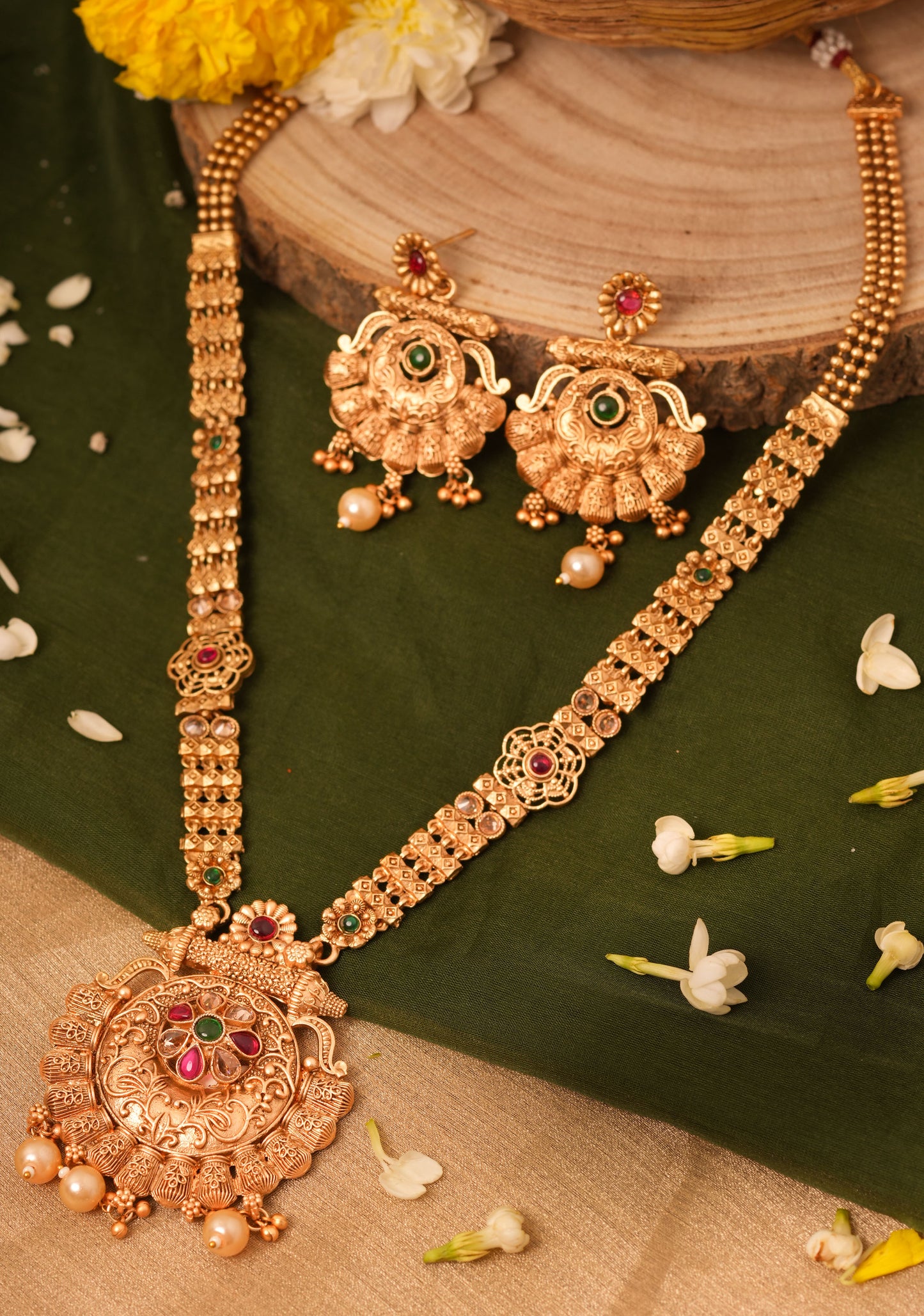 Yellow Gold-Plated Alloy Necklace Set with Earrings