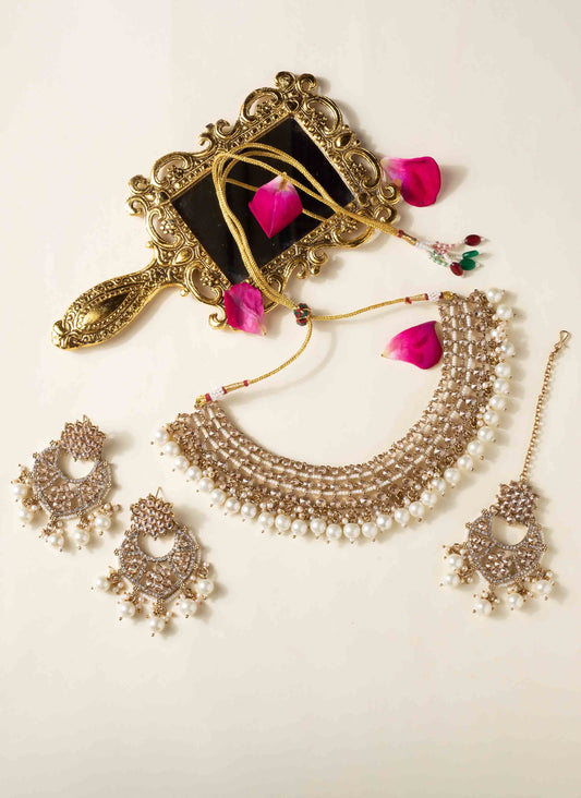 Kundan Elegant Pearl Choker Set