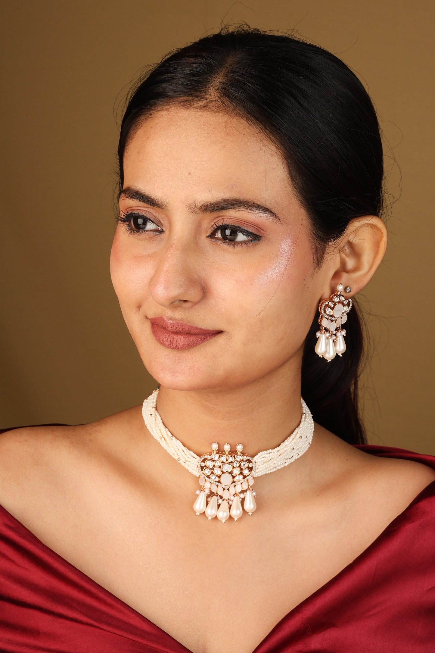 Elegant Curvy Pendant Necklace with Miniature White Bead Chain and Raindrop Jhumkis