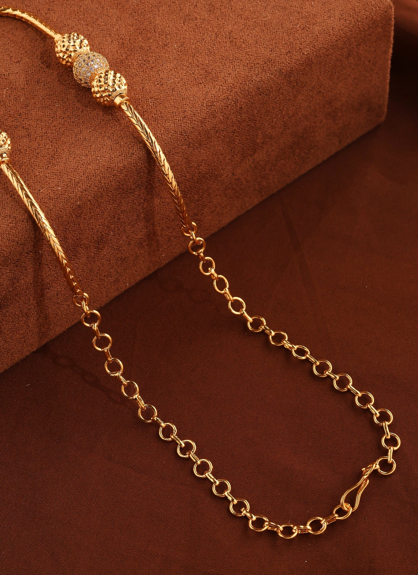 Gold Chain Necklace with Ball Detailing and Diamond Pendant