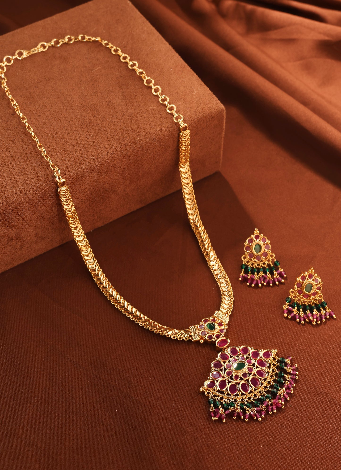 Gold Chain Necklace Set with Pink Stone Pendant