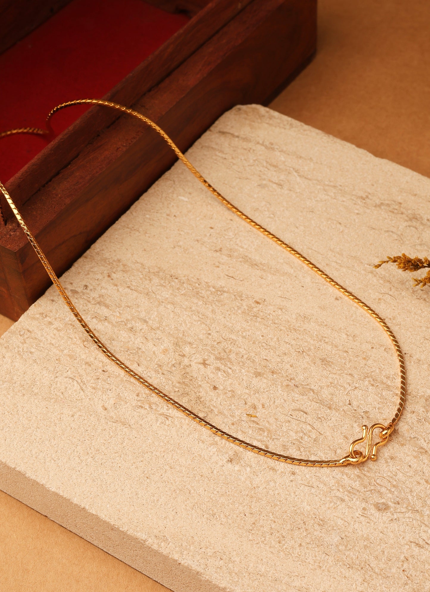 Golden Allure Elegant Chain