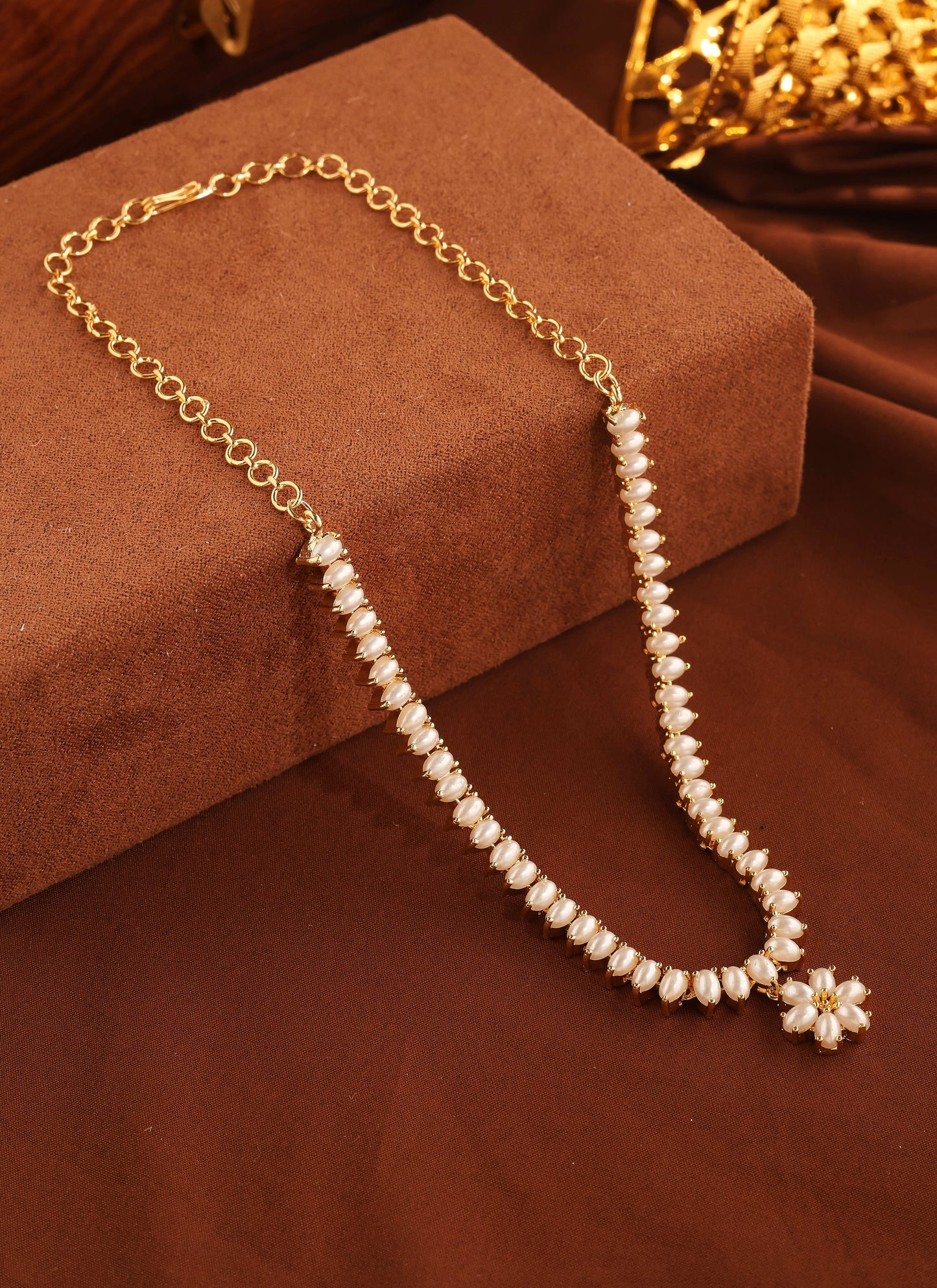 Marquise Pearls and Gold Necklace Set with Pendant and Earrings