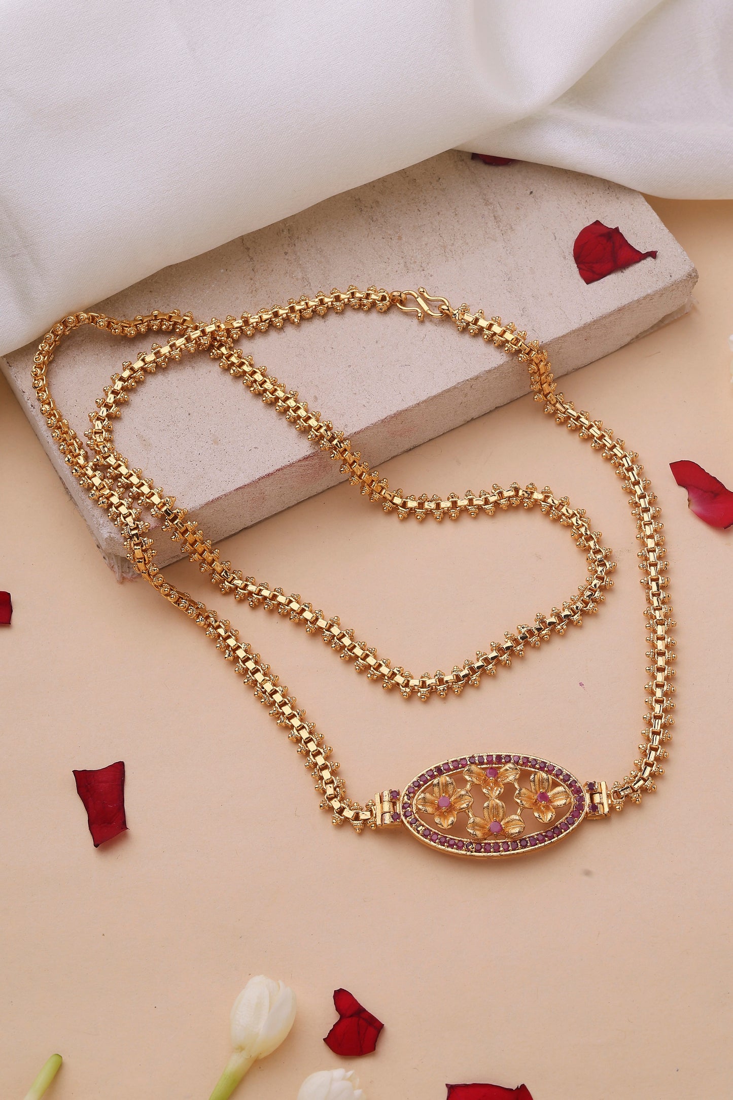 Mugappu Gold Plated Chain with Oval Shaped Floral Pendant