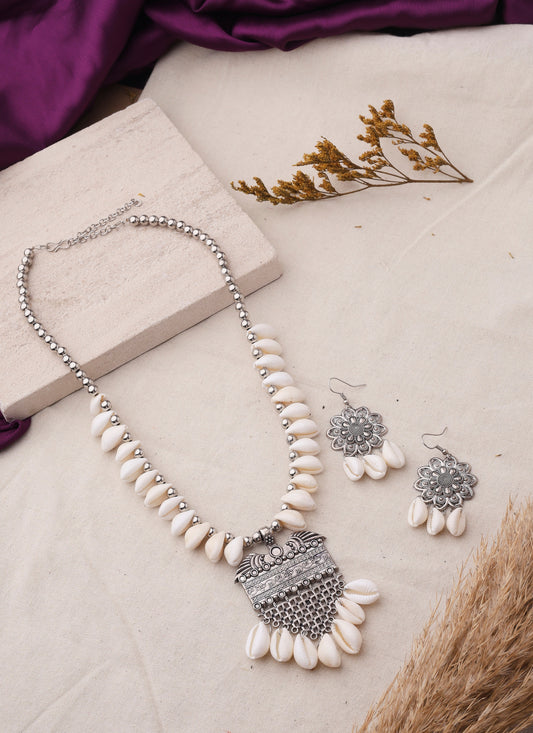 Shell Necklace with Oxidized Pendant