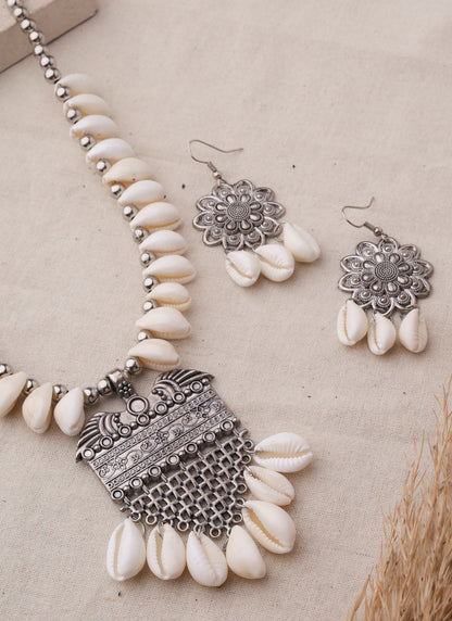 Shell Necklace with Oxidized Pendant