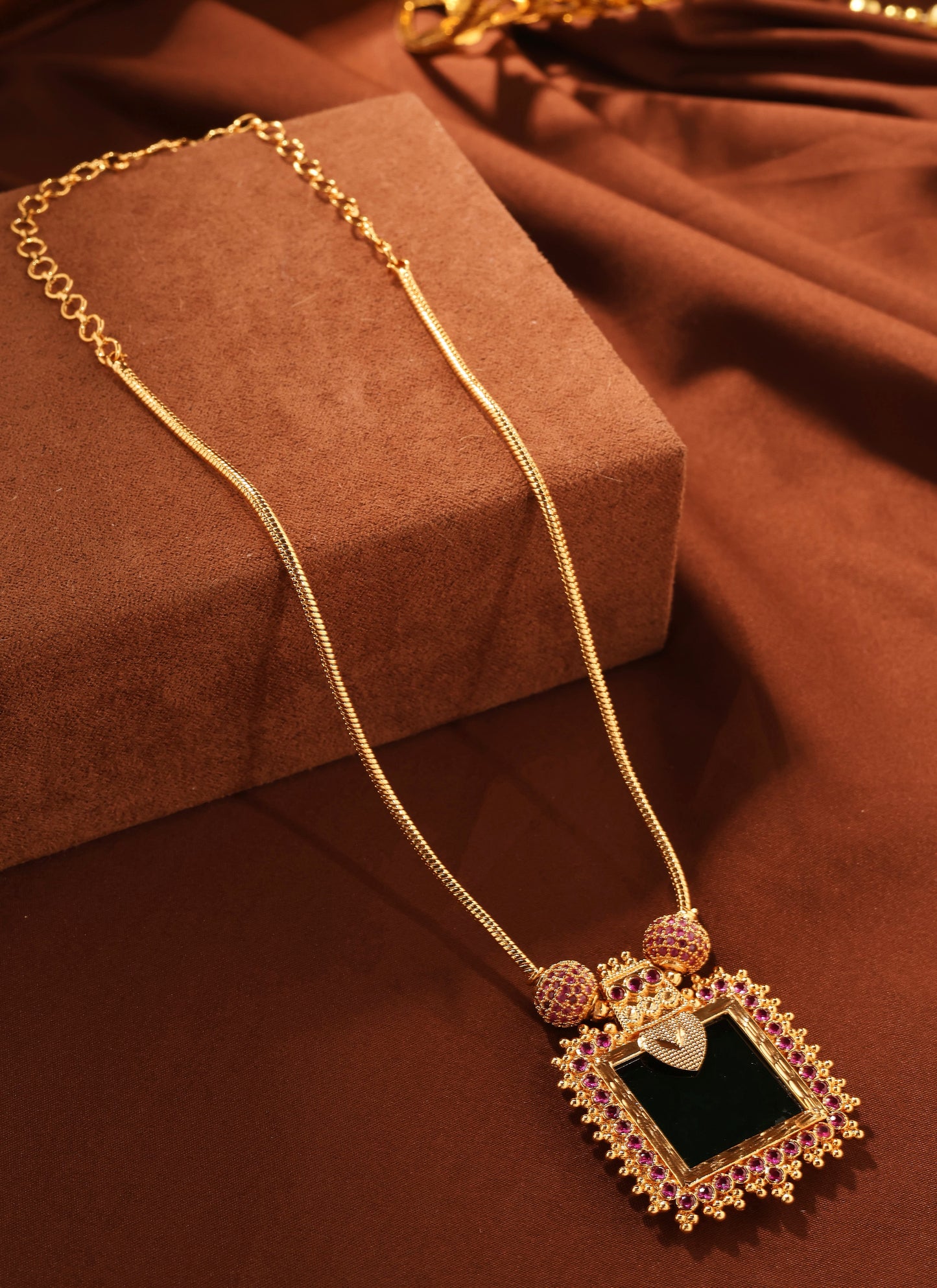 Elegant Palakka Necklace with Square Pendant