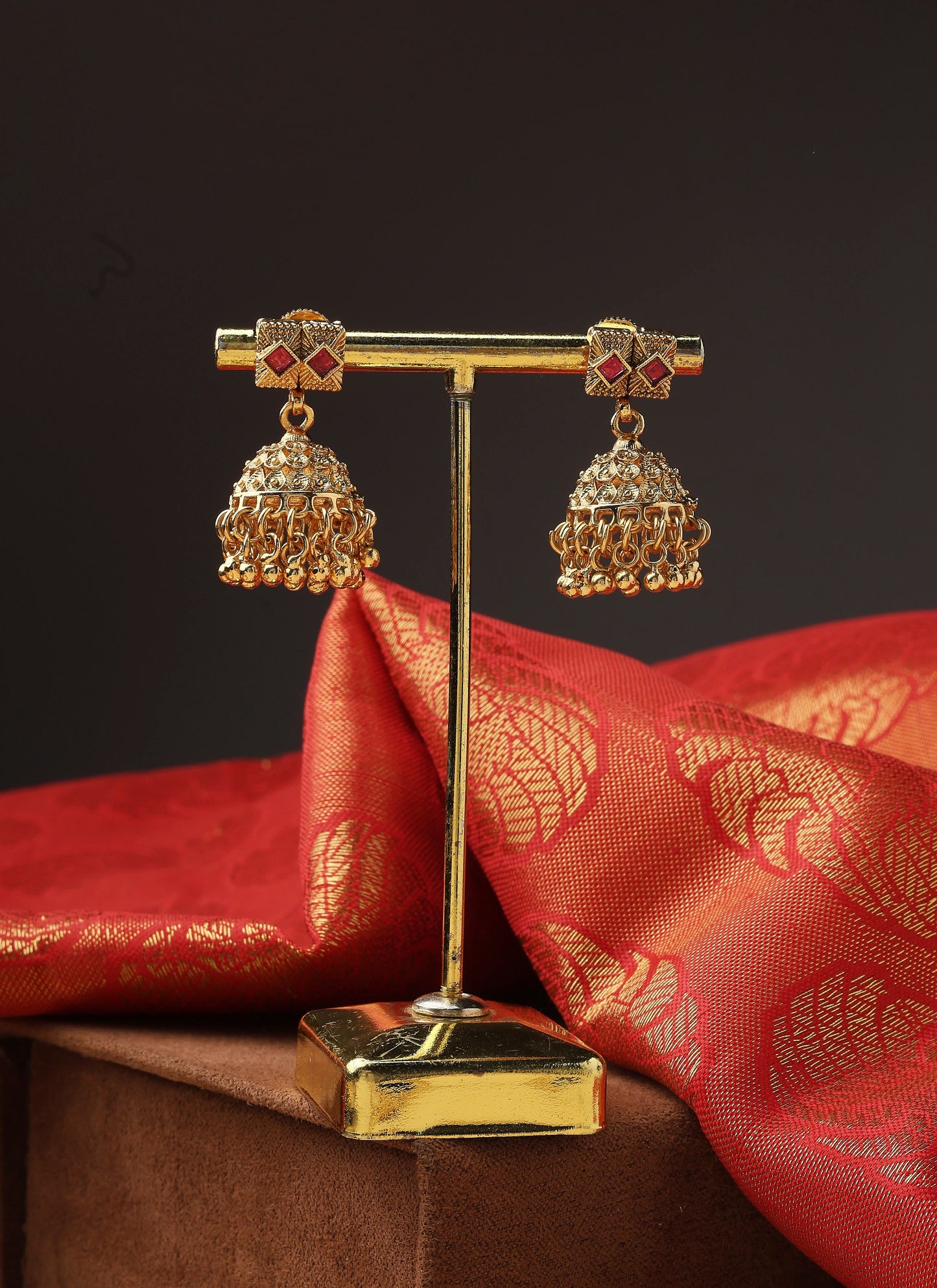 Traditional kundan choker set with gold beads