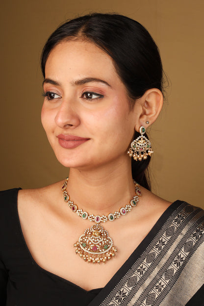 Ornate Indian Style Necklace with Curved Detailing