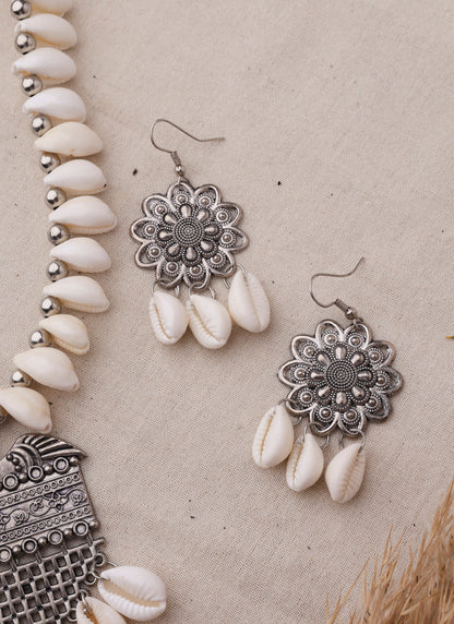 Shell Necklace with Oxidized Pendant