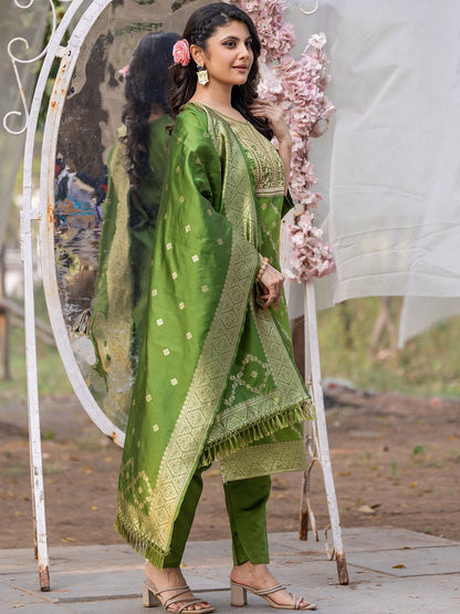 Green silk blend jacquard kurta pant with dupatta