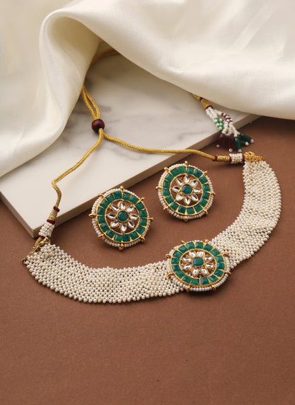 White Choker Set with Green Gold Pendant and Matching Earrings